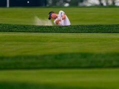 ការប្រកួត PGA Championship ចាប់ផ្តើមជាមួយនឹងការបាញ់ប្រហារដ៏ព្រៃផ្សៃ និងភាពមិនប្រាកដប្រជាបន្តិច