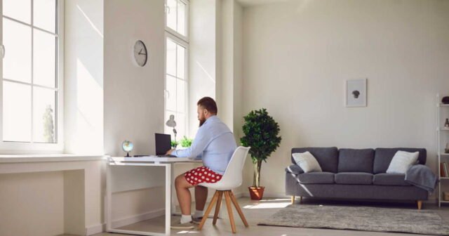 1780000932_canicule-avez-vous-le-droit-d-aller-en-short-et-birkenstock-au-bureau.jpg