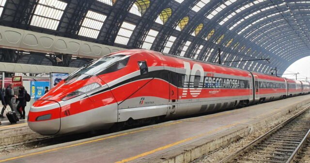 1780224264_pres-de-16-heures-pour-faire-lyon-paris-841-passagers-ont-passe-la-nuit-dans-le-train-sans-lumiere-n.jpeg