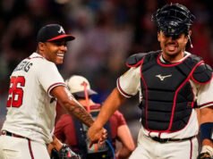 Braves ឈានដល់ការឈ្នះ 30 ជាមួយនឹងជ័យជម្នះដ៏គួរឱ្យរំភើបមួយផ្សេងទៀតដែលបង្ហាញពីអាវុធយ៉ាងច្រើន