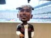 Orioles ផ្សព្វផ្សាយ Tupac Skakur bobblehead ហើយប្អូនស្រីរបស់គាត់បានបោះចោលទីលានដំបូង