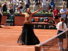 Roland-Garros-এ ওয়াক-অন পোশাকে নাওমি ওসাকার ফ্যাশনের স্বাদ আবারও স্পটলাইটে