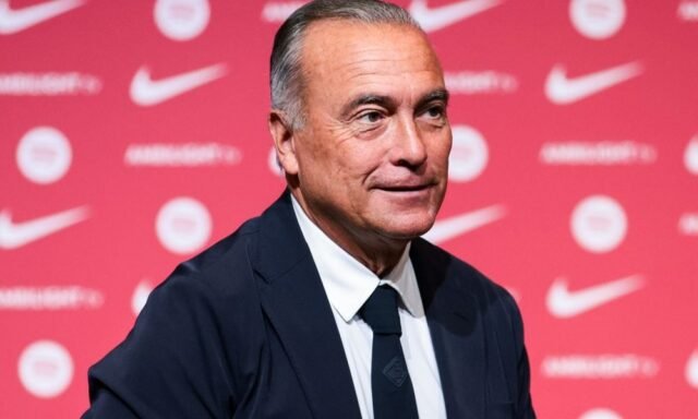 fc-barcelona-unveil-new-head-coach-hansi-flick-1-1000x600.jpg