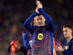អនាគតរបស់តារាជើងចាស់ Barcelona នៅក្លឹបគឺអាស្រ័យលើផែនការរបស់ Hansi Flick