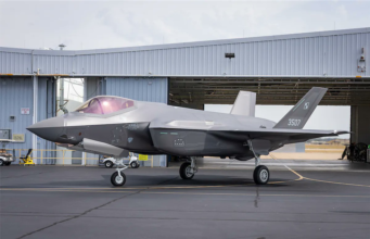 পোল্যান্ড তার প্রথম লকহিড মার্টিন F-35A যুদ্ধবিমান পেয়েছে " বজ্রপাত II "