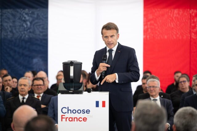 p10-macron.jpg