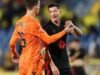 វីដេអូ៖ Lewandowski និង Szczesny លួចការសម្តែងក្នុងក្បួនដង្ហែរដណ្តើមពាន Barcelona ជាមួយនឹងការប្រារព្ធពិធីដ៏ព្រៃផ្សៃ