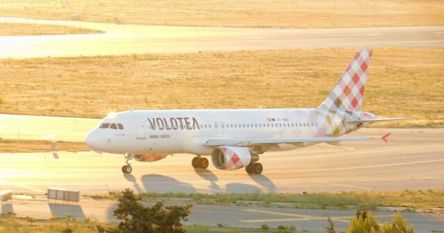 1780818072_pres-de-90-passagers-d-un-vol-volotea-atterrissent-en-france-avec-30-heures-de-retard.jpg