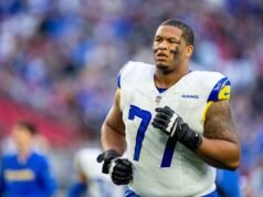LA Rams লেফট ট্যাকল অ্যালারিক জ্যাকসনকে গার্হস্থ্য সহিংসতার সন্দেহে গ্রেফতার করা হয়েছে।
