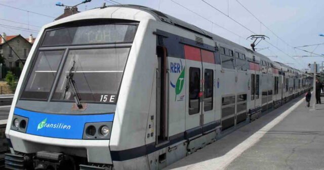 1781646451_rer-elle-recoit-une-amende-de-200-euros-apres-avoir-pris-un-escalator-en-panne-a-contre-sens.jpg