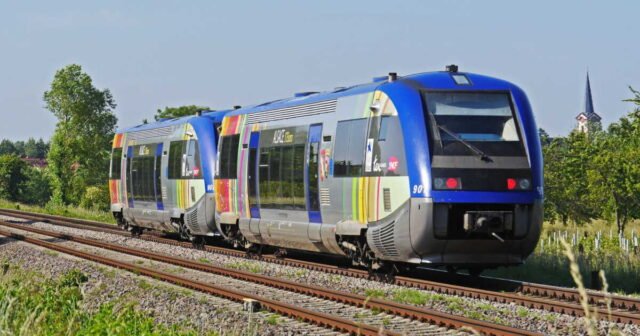 1781693904_canicule-quelles-lignes-de-trains-vont-etre-supprimees-pendant-les-grosses-chaleurs-par-la-sncf.jpg