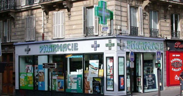 1781904602_pharmacies-10-d-officines-en-moins-en-dix-ans-pourquoi-le-phenomene-inquiete.jpg