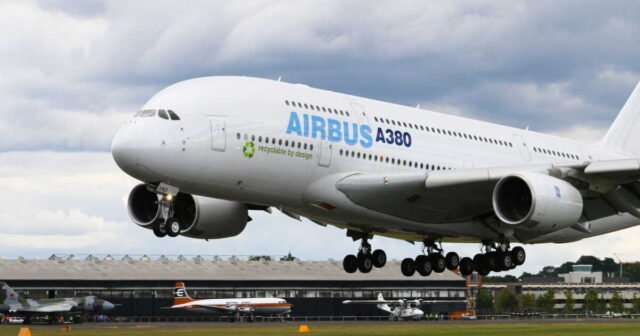 1782307144_des-fissures-reperees-sur-les-ailes-de-16-airbus-a380-le-constructeur-annonce-des-inspections-en-urg.jpeg
