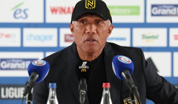 Antoine Kombouaré, এখানে FC Nantes ক্যাপ সহ, Racing এ তার কোচিং ক্যারিয়ার শুরু করেন। ছবি জিন-মার্ক লুস