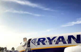 Ryanair “অনিচ্ছায়” তাদের পিতামাতার সাথে থাকা শিশুদের জন্য আসনের মূল্য পরিবর্তন করে৷