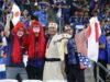 জাপানি পুরুষ, স্টেডিয়াম পরিষ্কারের রাজা… কিন্তু ঘরের নয়