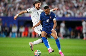 2026 বিশ্বকাপ: ফিলাডেলফিয়ায় ঝড়ের নিচে, বাজ Mbappé 16 রাউন্ডের জন্য ব্লুজদের যোগ্যতা অর্জন করে