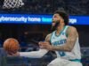 হর্নেটস মাইলস ব্রিজগুলিকে ফিনিক্স সানসে পাঠায় যেহেতু অফসিজন শেকআপ চলতে থাকে, এপি সূত্র বলে