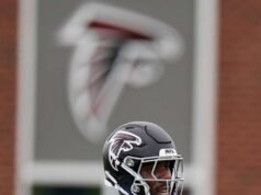 Falcons 3 বছরের, $54 মিলিয়ন চুক্তিতে সম্মত হয় যা কাইল পিটস সিনিয়রকে এনএফএল-এর সর্বোচ্চ-প্রদত্ত টাইট এন্ডগুলির মধ্যে একটি করে তোলে