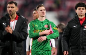 Ajax বার্সেলোনা গোলরক্ষক সই করার প্রক্রিয়া প্রস্তুত করে কিন্তু খেলোয়াড়ের ফিটনেস নিশ্চিত করতে চায়