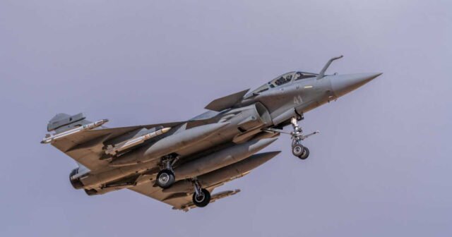 1782869162_dassault-aviation-apres-l-inde-pourquoi-le-maroc-s-interesse-au-rafale-f4-bientot-une-premiere-comma.jpeg