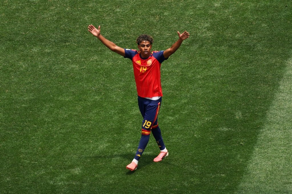 লামিন ইয়ামাল, স্পেন ও বার্সেলোনার খেলোয়াড়