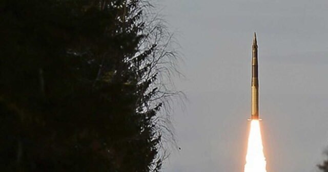 1783352525_la-chine-a-tire-un-missile-intercontinental-sous-marin-icbm-avec-un-sous-marin-nucleaire-dans-le-pac.jpeg