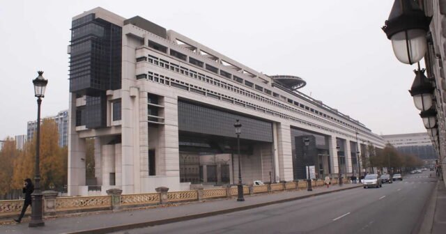 1783455263_risque-de-derapage-de-la-depense-publique-l-objectif-de-5-de-deficit-en-2026-est-difficile-a-atteind.jpeg