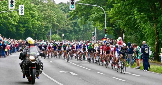1783467280_tour-de-france-quel-est-le-salaire-de-tadej-pogacar-quadruple-vainqueur-de-la-grande-boucle.jpg