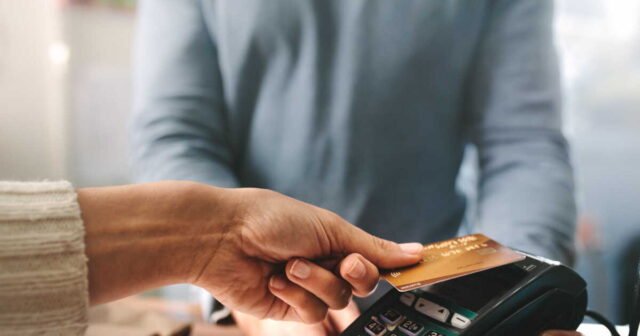 1783531659_controle-fiscal-quel-est-ce-nouvel-outil-pour-traquer-les-fraudes-a-la-tva-visant-les-bars-et-restau.jpeg