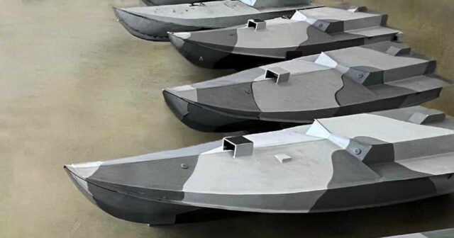 1783897122_l-ukraine-a-attaque-28-navires-de-la-flotte-fantome-russe-en-mer-d-azov-grace-au-drone-sea-baby.jpg