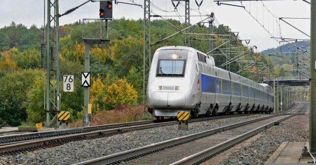 1784341347_six-heures-de-retard-nuit-de-galere-pour-les-passagers-d-un-intercites-toulouse-paris.jpg