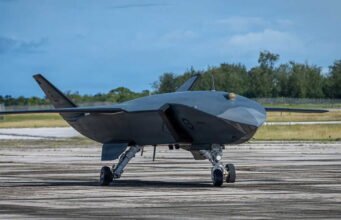 বোয়িং প্রথমবারের মতো ইউরোপে তার MQ-28 ঘোস্ট ব্যাট কমব্যাট ড্রোন উন্মোচন করেছে