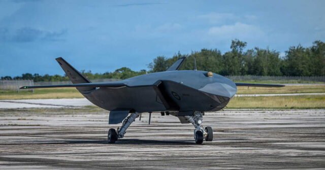 1784561116_boeing-devoile-pour-la-premiere-fois-son-drone-de-combat-mq-28-ghost-bat-en-europe.jpg