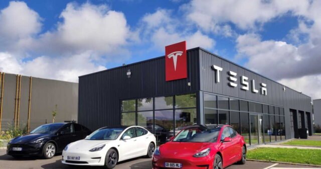 1785021464_la-conduite-quasi-autonome-de-tesla-autorisee-dans-cinq-pays-europeens-la-france-vient-de-dire-non.j.jpeg