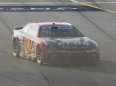 Briscoe NASCAR শিকাগোল্যান্ড স্পিডওয়েতে ফিরে আসার সময় বেলকে ধরে রেখেছে