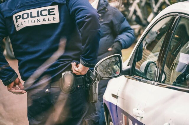 p7-police_MAR.jpg