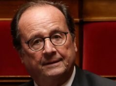 François Hollande তার প্রার্থিতা প্রস্তুত করছেন, ধীরে ধীরে কিন্তু নিশ্চিতভাবে