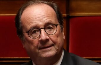 François Hollande তার প্রার্থিতা প্রস্তুত করছেন, ধীরে ধীরে কিন্তু নিশ্চিতভাবে
