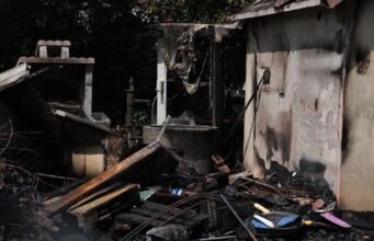 পুলিশ তদন্ত শুরু করে
