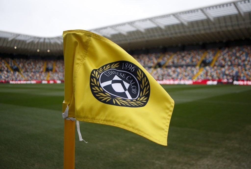 Udinese কোণার পতাকা